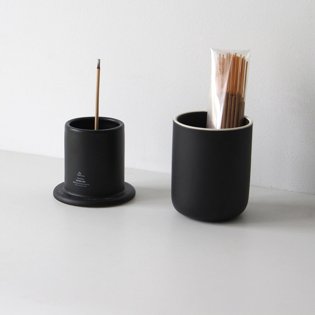 ANAheim Porcelain Ash-Pot "Black"